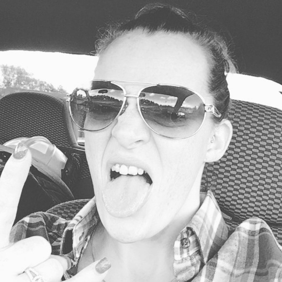 Meet your Posher, Amanda - Picture 6 of 17